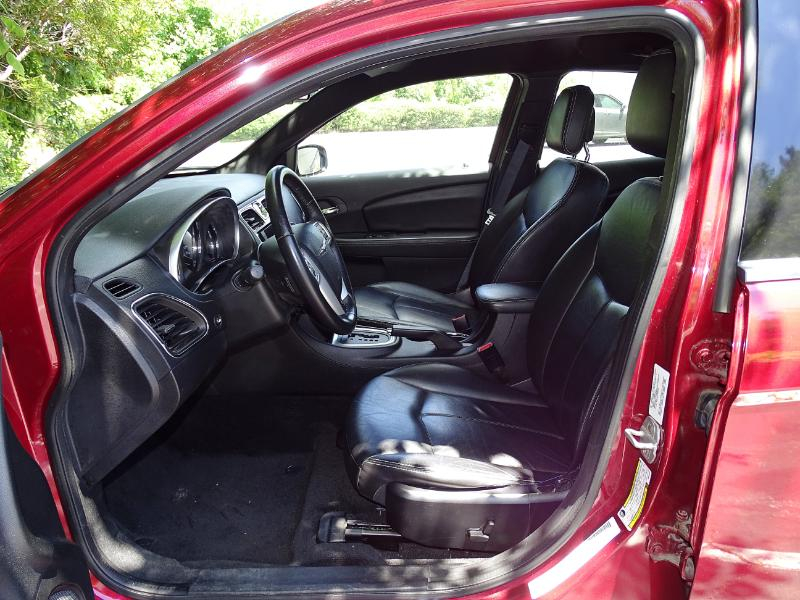 Chrysler 200 Limited 2011