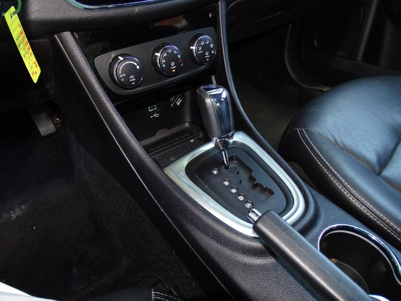 Chrysler 200 Limited 2011