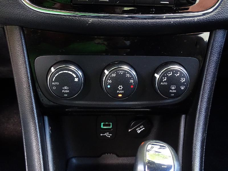 Chrysler 200 Limited 2011