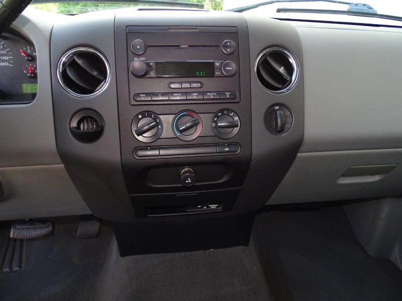Ford F-150 STX SuperCab 2WD 2004