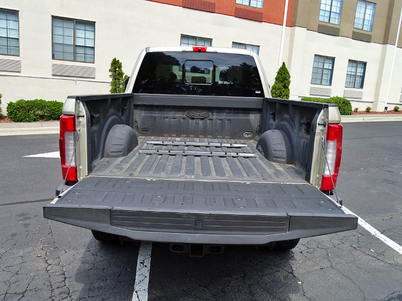 Ford F-350 SD Lariat Crew Cab 4WD 2017