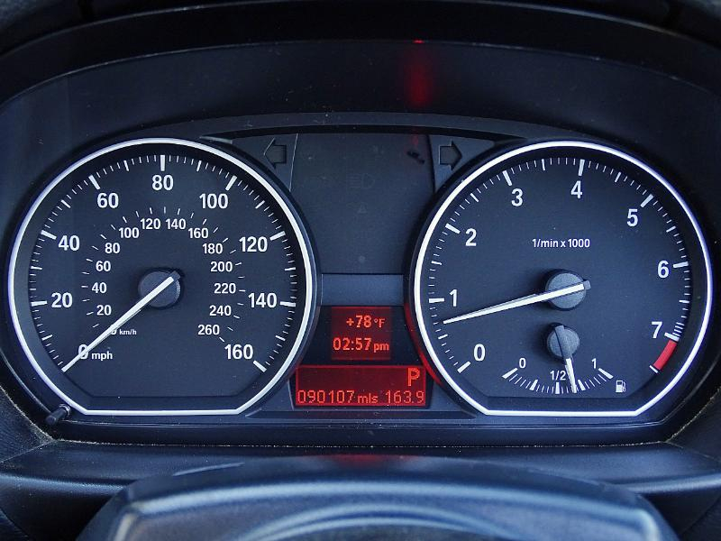 BMW 1-Series 128i Convertible 2011
