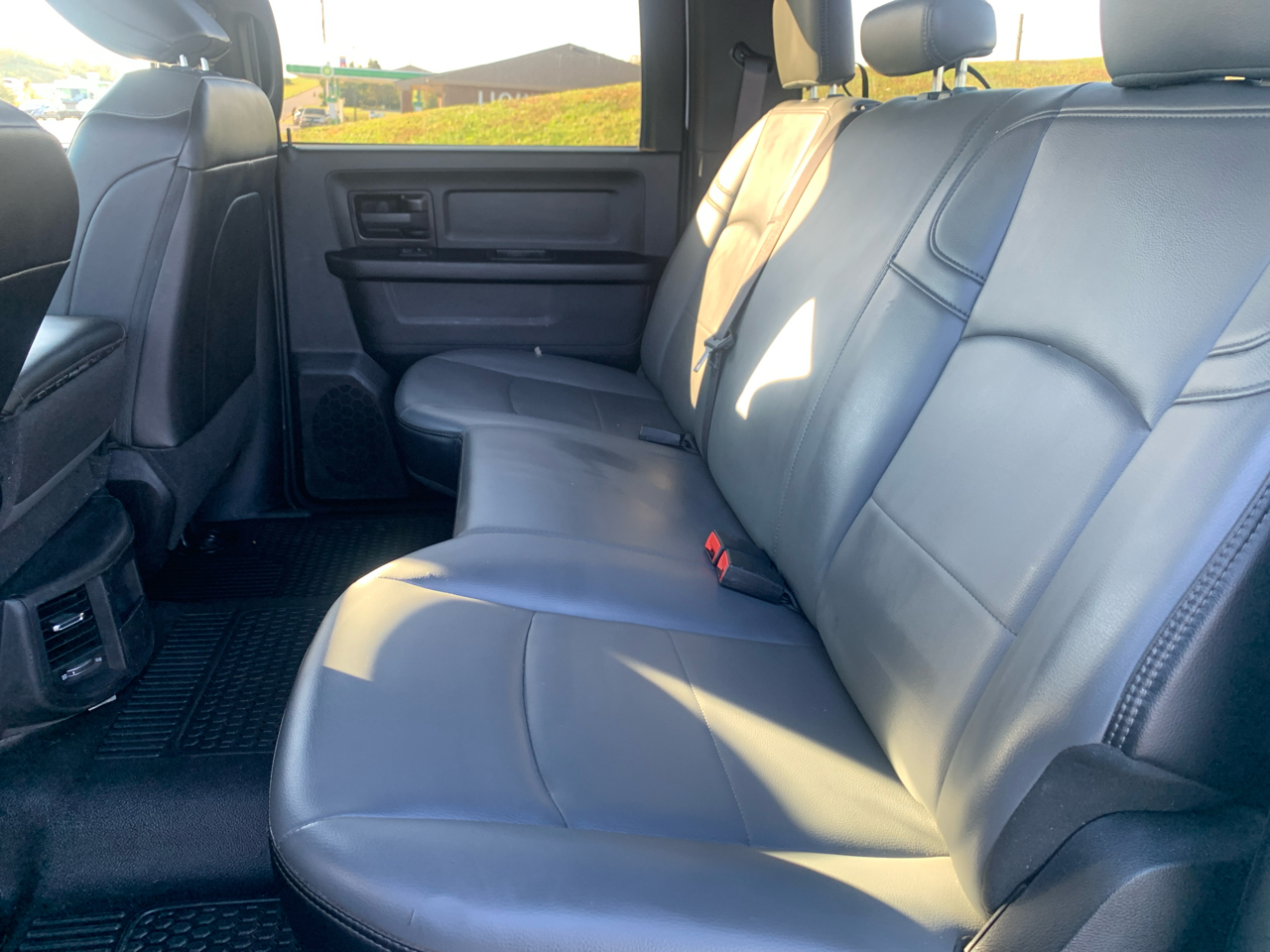 RAM 2500 Tradesman 4x4 Crew Cab 6'4" Box 2021 RAM 2500 Tradesman 4x4 Crew Cab 6'4" Box 2021