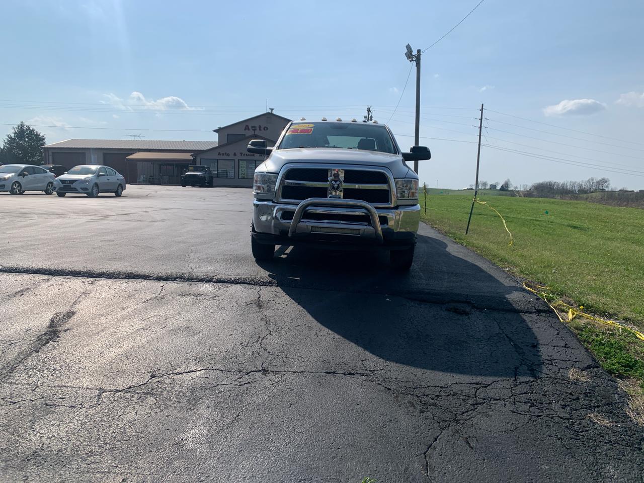RAM 3500 Tradesman 4x4 Crew Cab 8' Box 2018