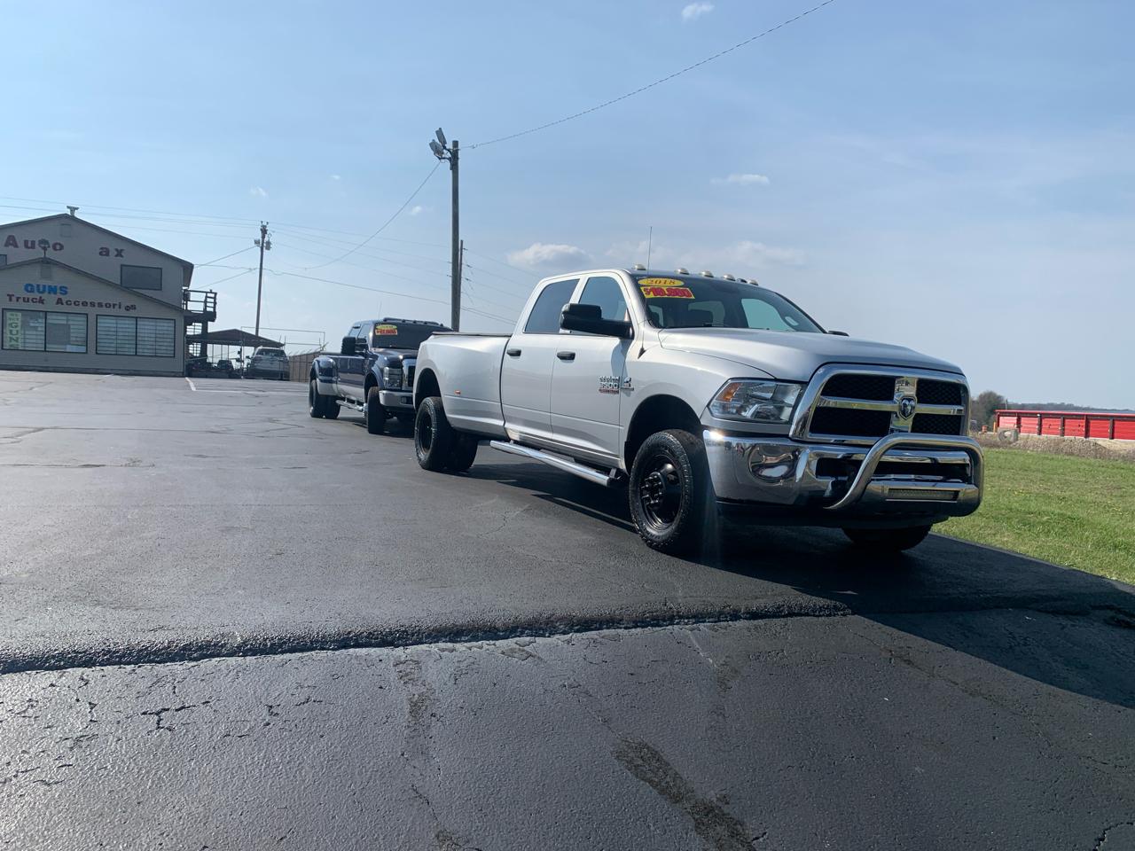 RAM 3500 Tradesman 4x4 Crew Cab 8' Box 2018
