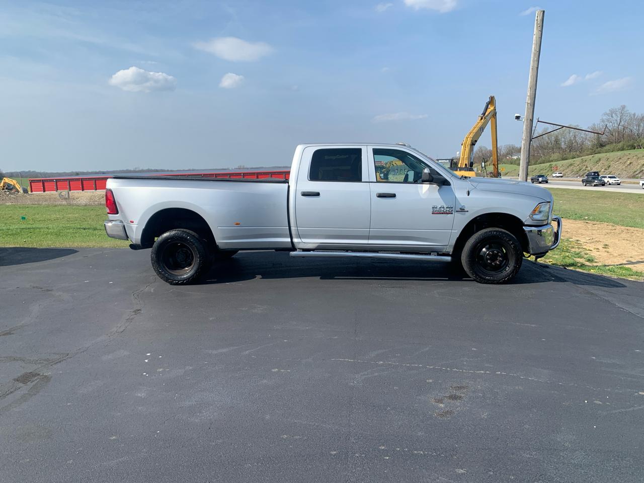 RAM 3500 Tradesman 4x4 Crew Cab 8' Box 2018