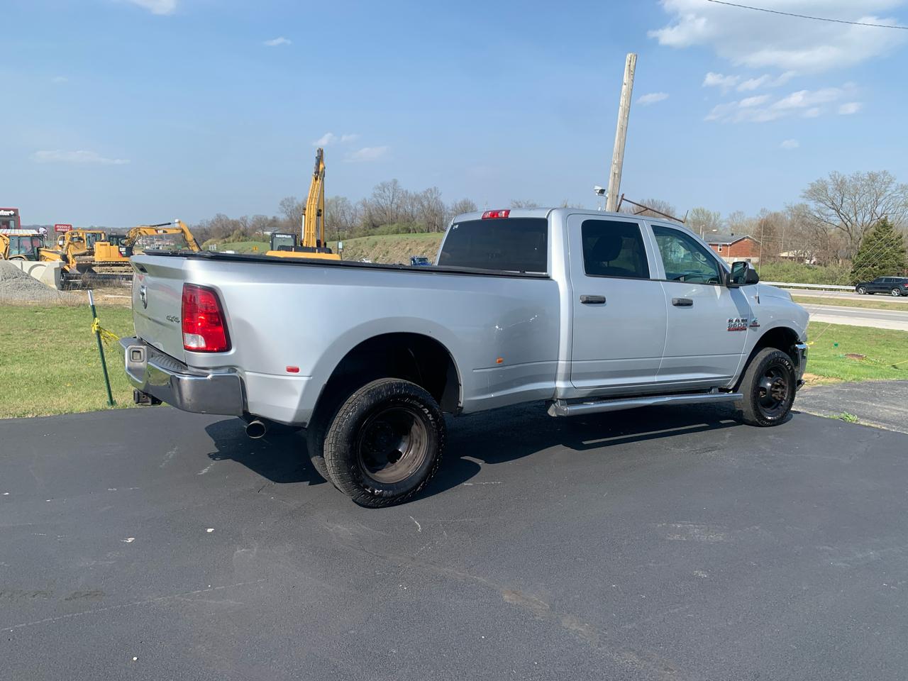 RAM 3500 Tradesman 4x4 Crew Cab 8' Box 2018