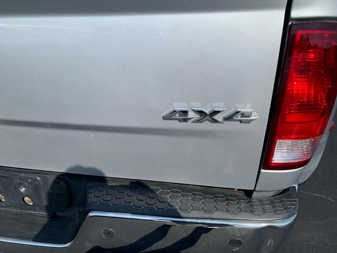 RAM 3500 Tradesman 4x4 Crew Cab 8' Box 2018