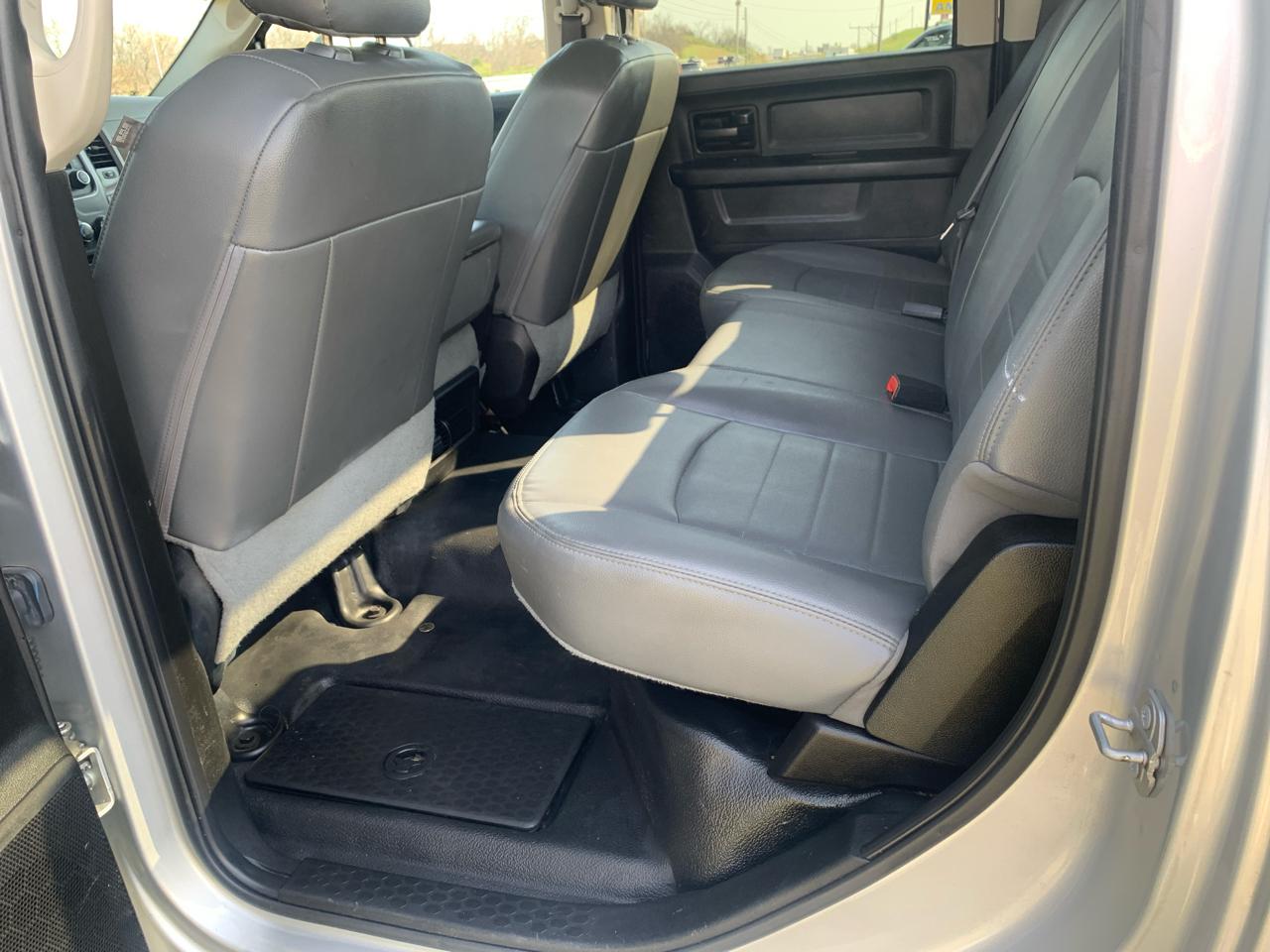 RAM 3500 Tradesman 4x4 Crew Cab 8' Box 2018