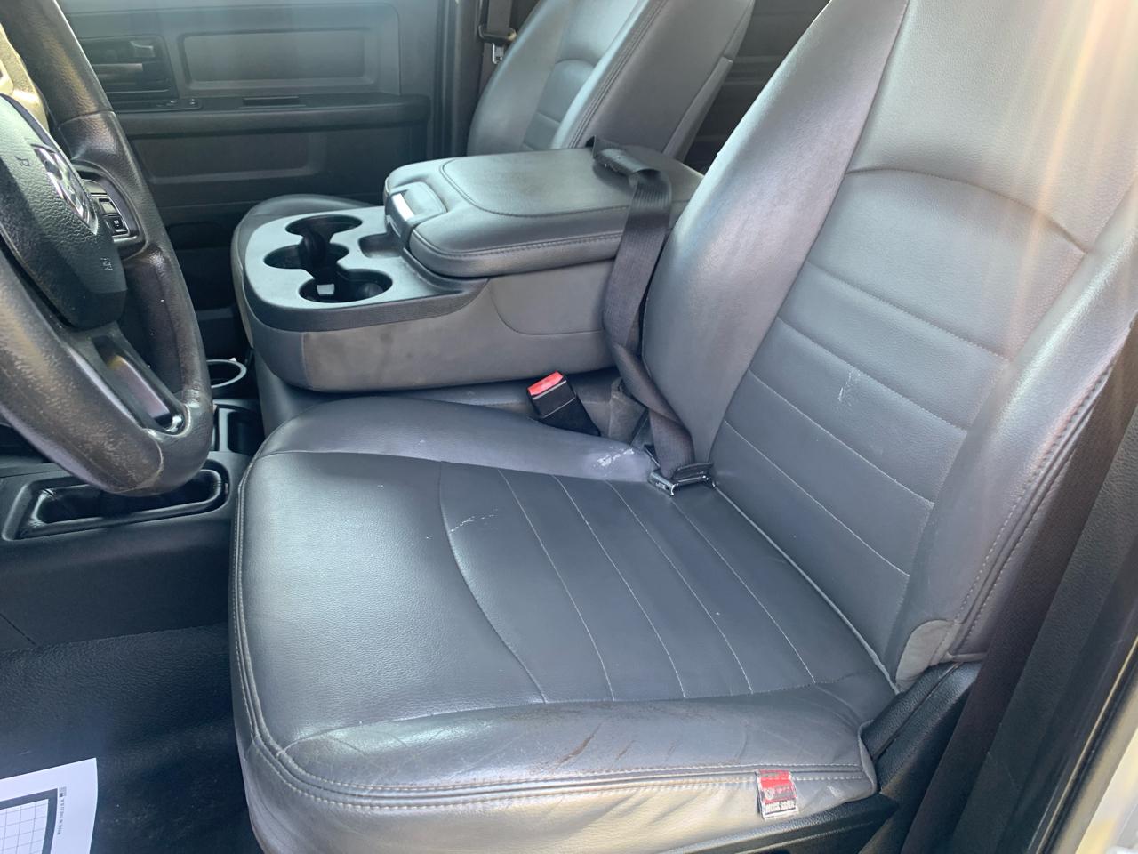 RAM 3500 Tradesman 4x4 Crew Cab 8' Box 2018