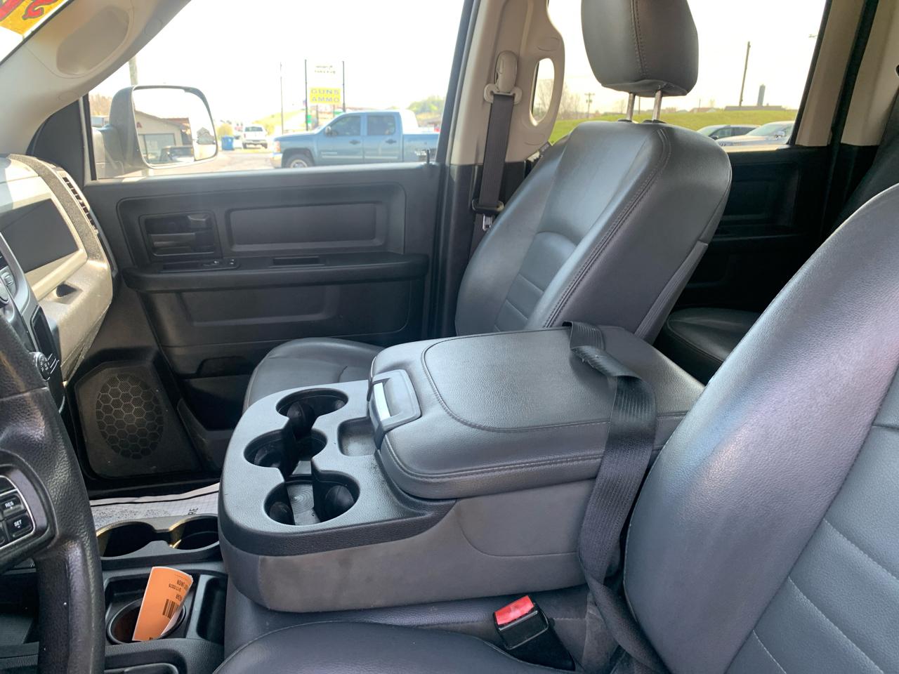 RAM 3500 Tradesman 4x4 Crew Cab 8' Box 2018