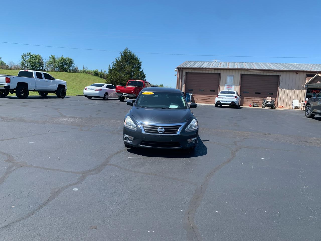 Nissan Altima 4dr Sdn V6 3.5 SL 2014