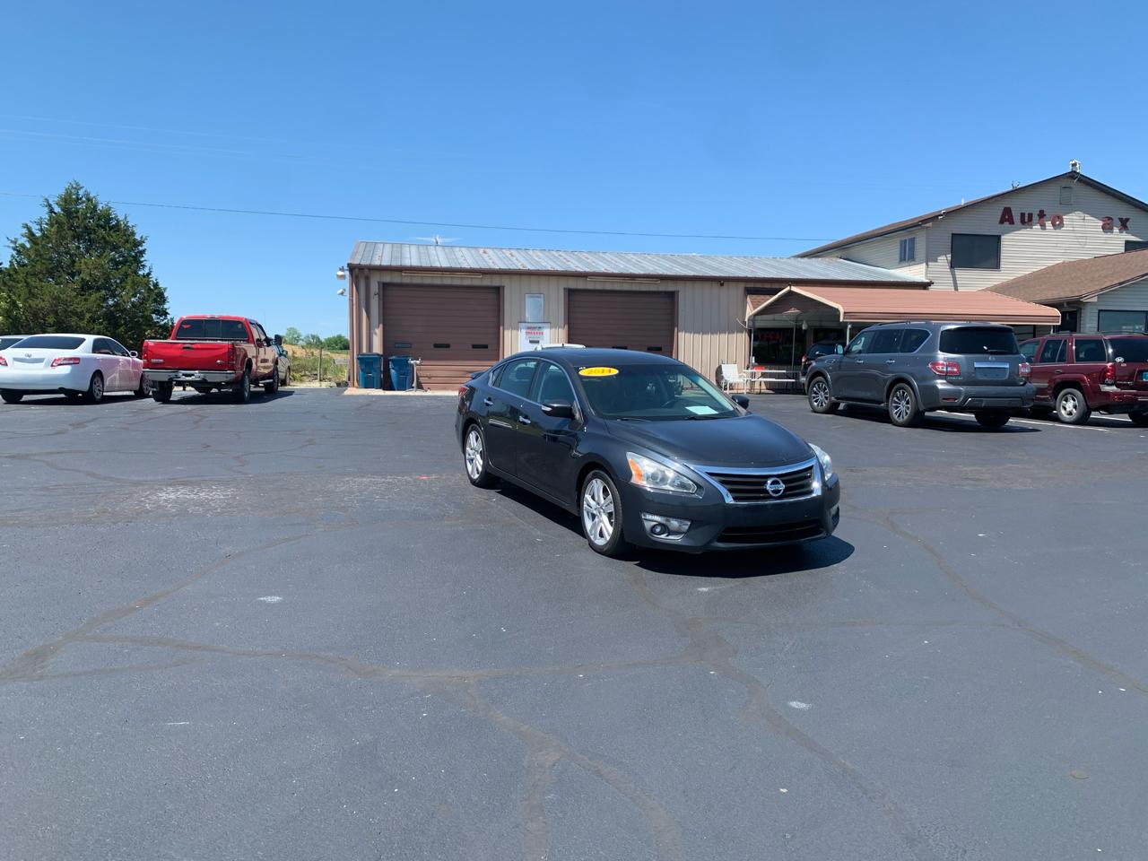 Nissan Altima 4dr Sdn V6 3.5 SL 2014
