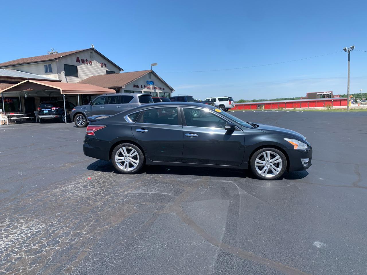 Nissan Altima 4dr Sdn V6 3.5 SL 2014