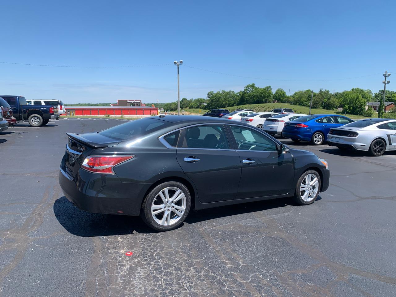 Nissan Altima 4dr Sdn V6 3.5 SL 2014