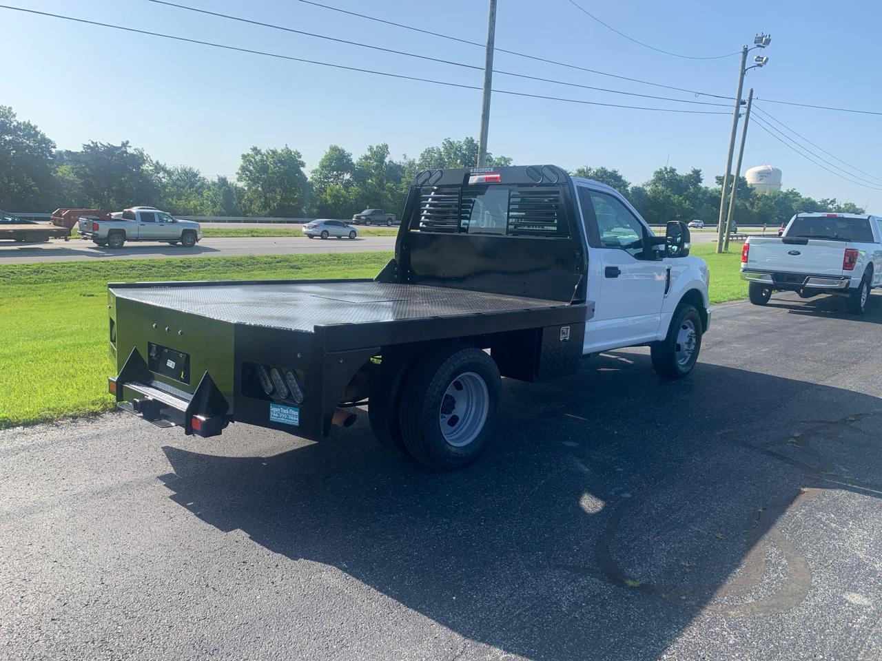 Ford Super Duty F-350 DRW XL 2WD Reg Cab 145" WB 60" CA 2021