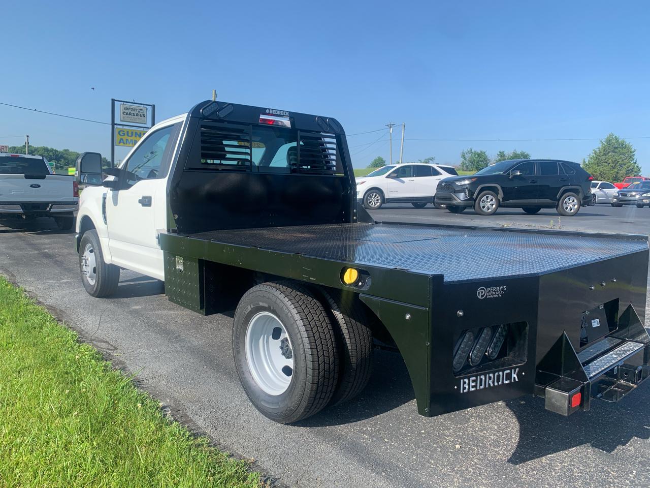 Ford Super Duty F-350 DRW XL 2WD Reg Cab 145" WB 60" CA 2021