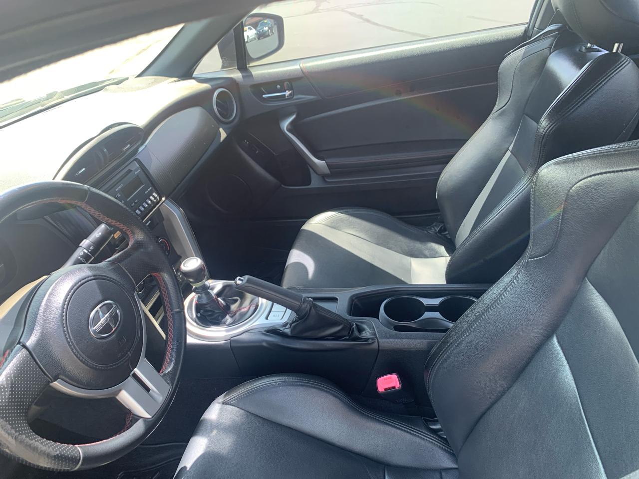 Scion FR-S 2dr Cpe Man (Natl) 2013