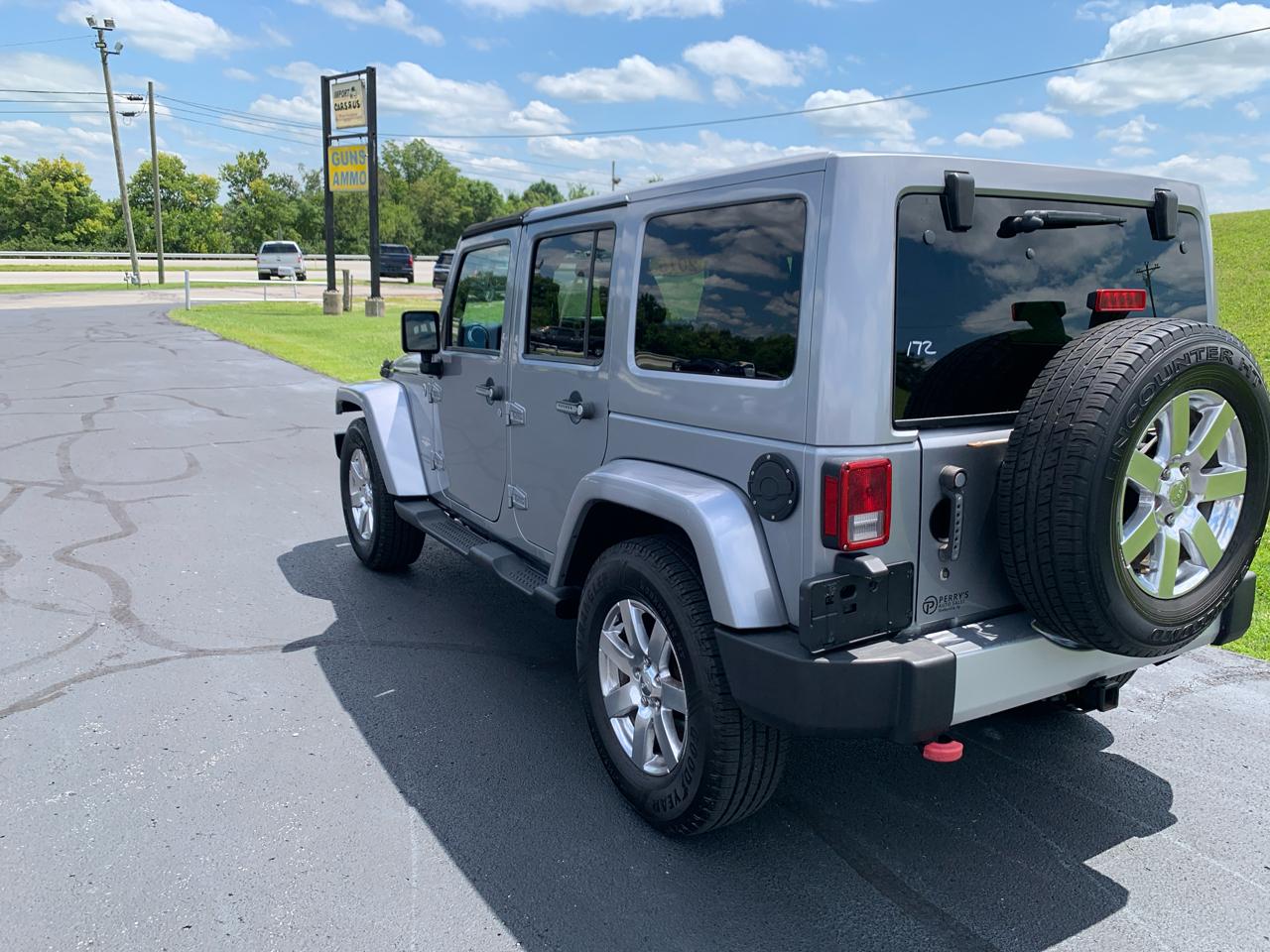Jeep Wrangler Unlimited 4WD 4dr Sahara 2015
