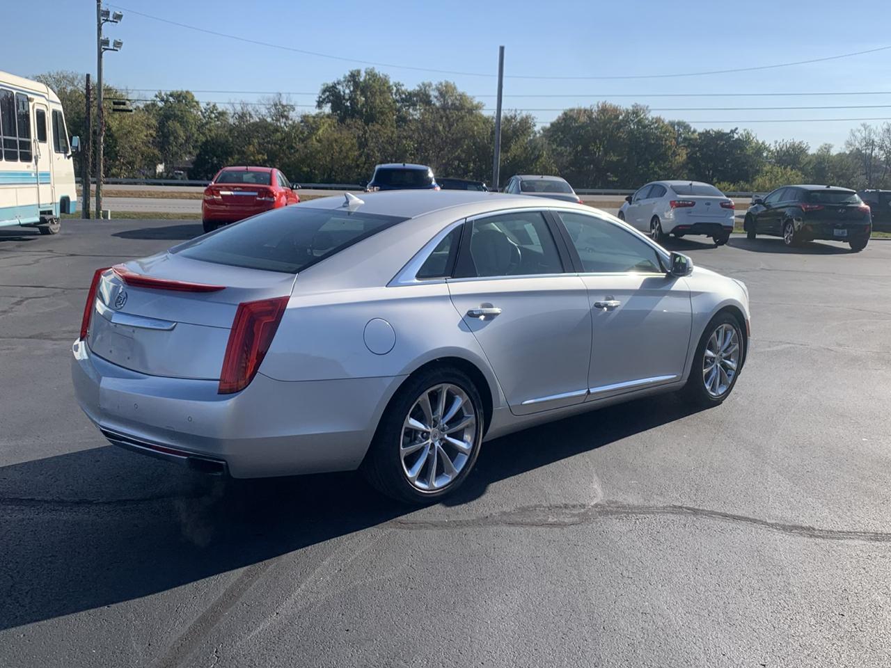 Cadillac XTS 4dr Sdn Luxury AWD 2014