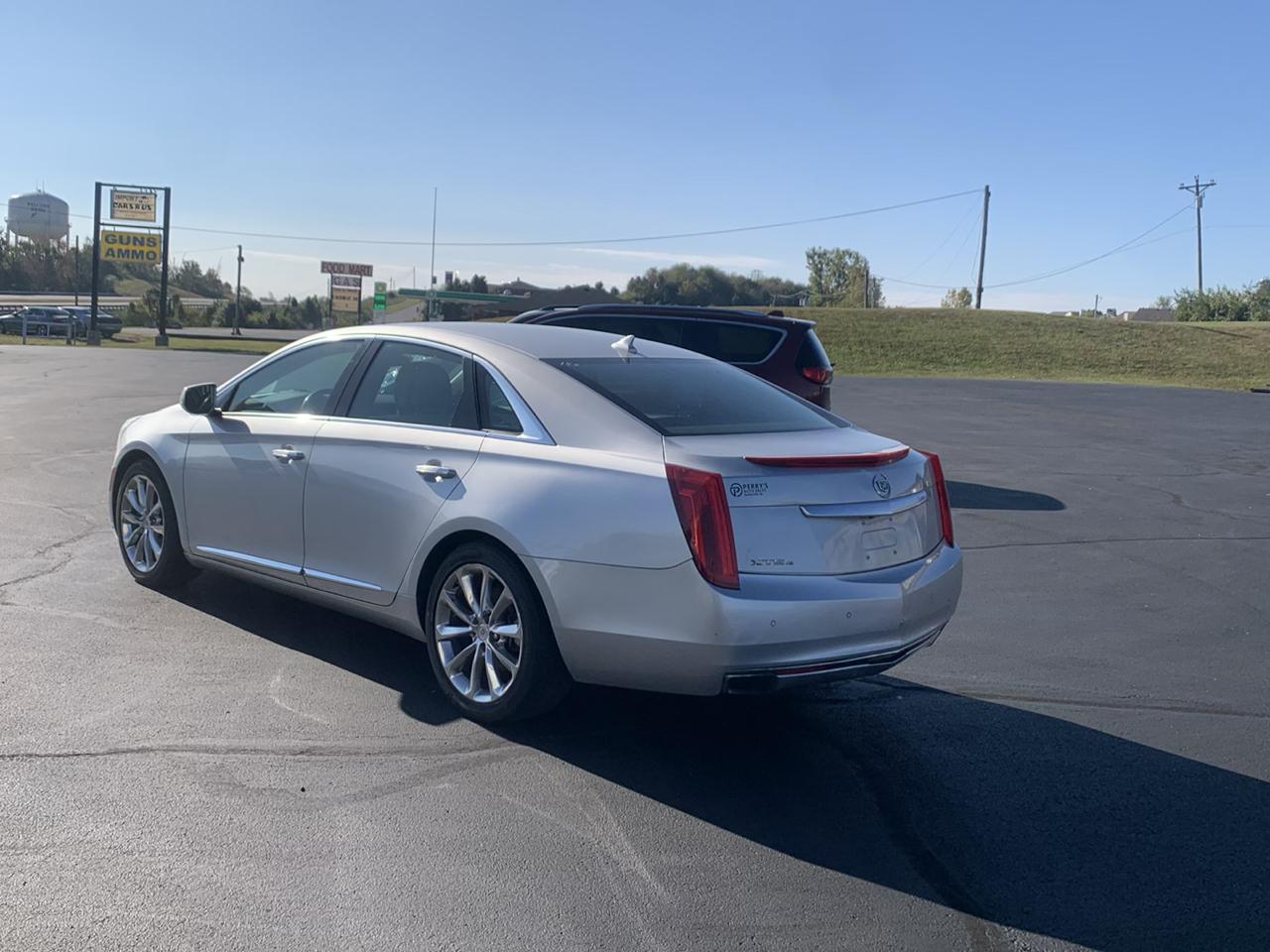 Cadillac XTS 4dr Sdn Luxury AWD 2014