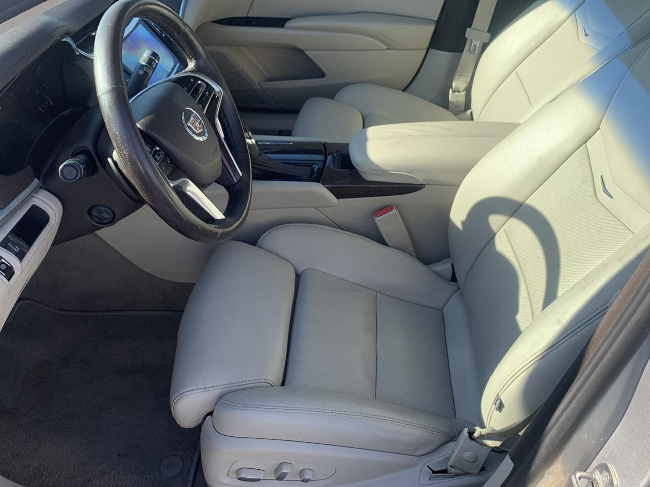 Cadillac XTS 4dr Sdn Luxury AWD 2014