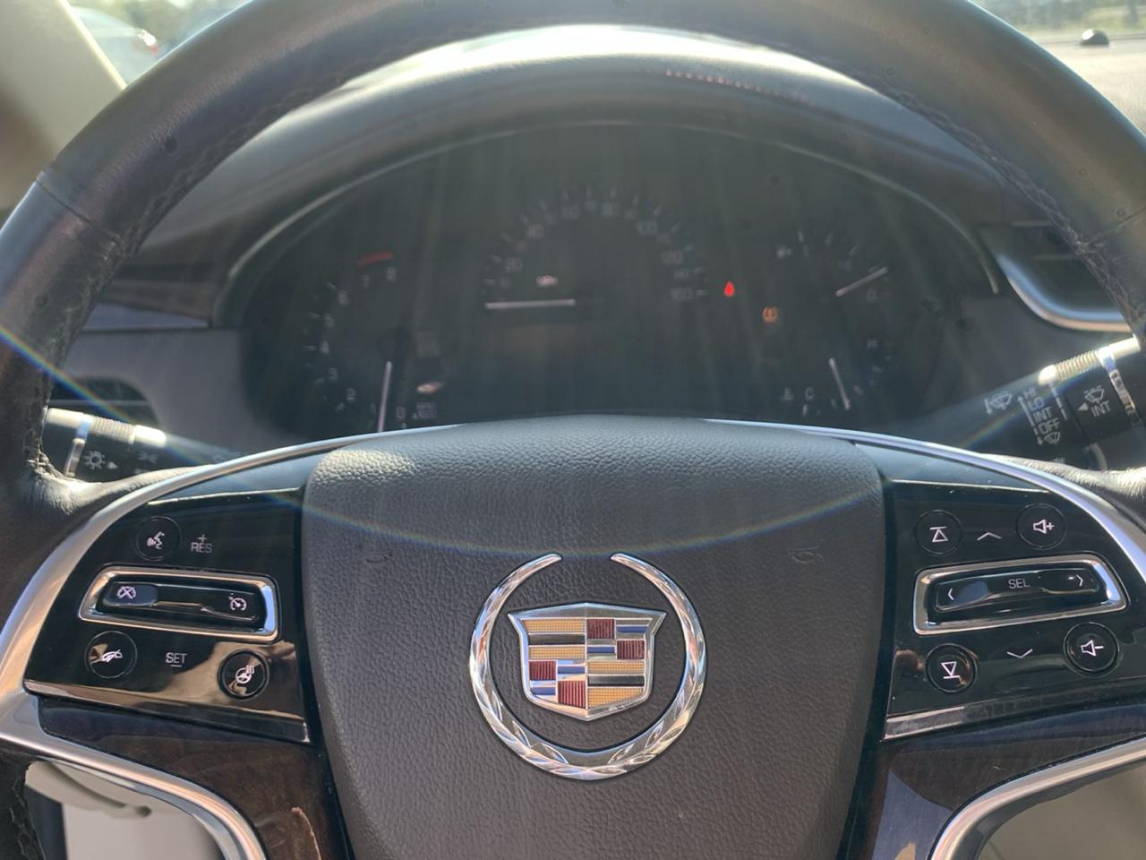 Cadillac XTS 4dr Sdn Luxury AWD 2014