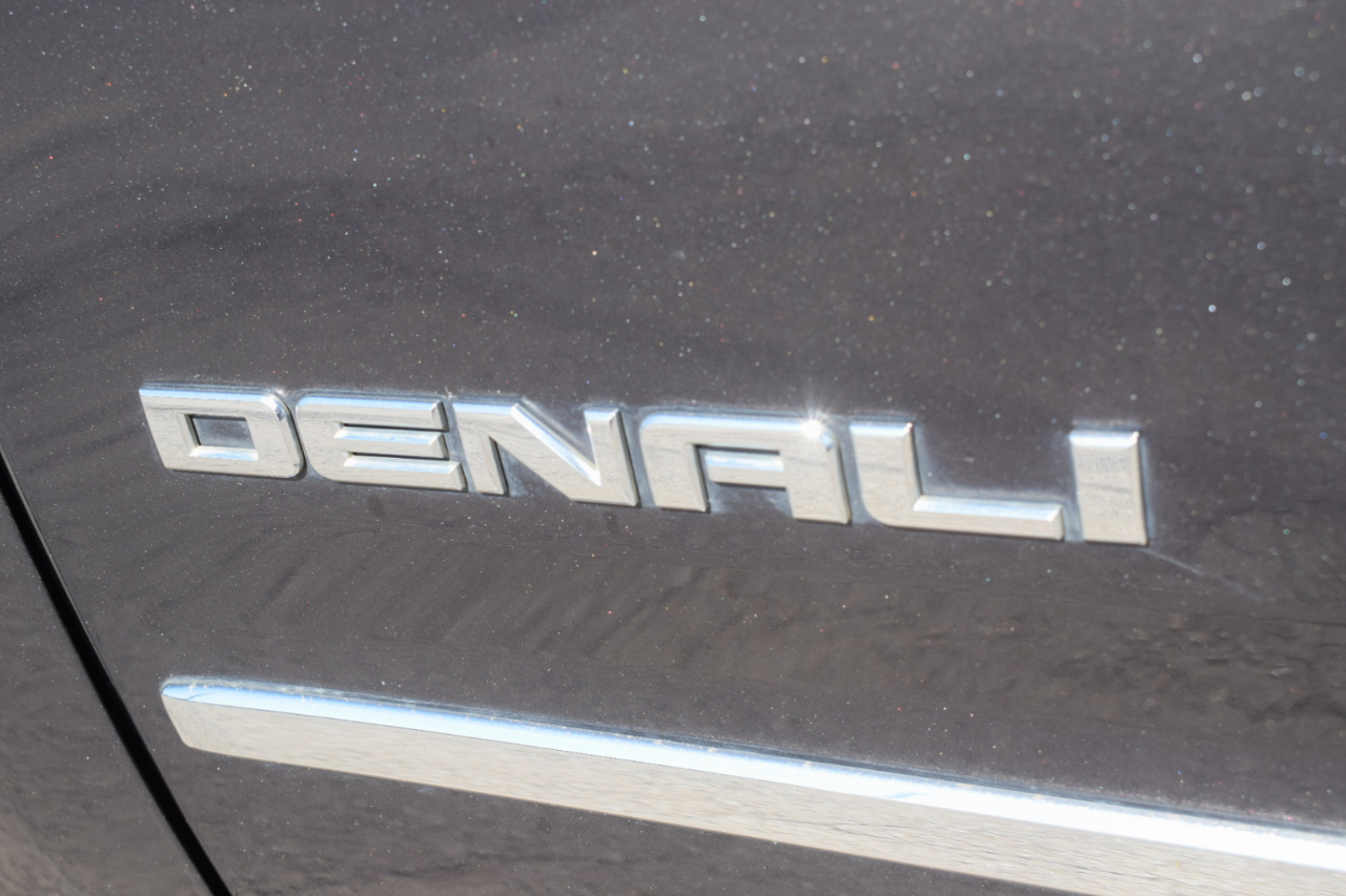 GMC Yukon Denali 4WD 2017 GMC Yukon Denali 4WD 2017