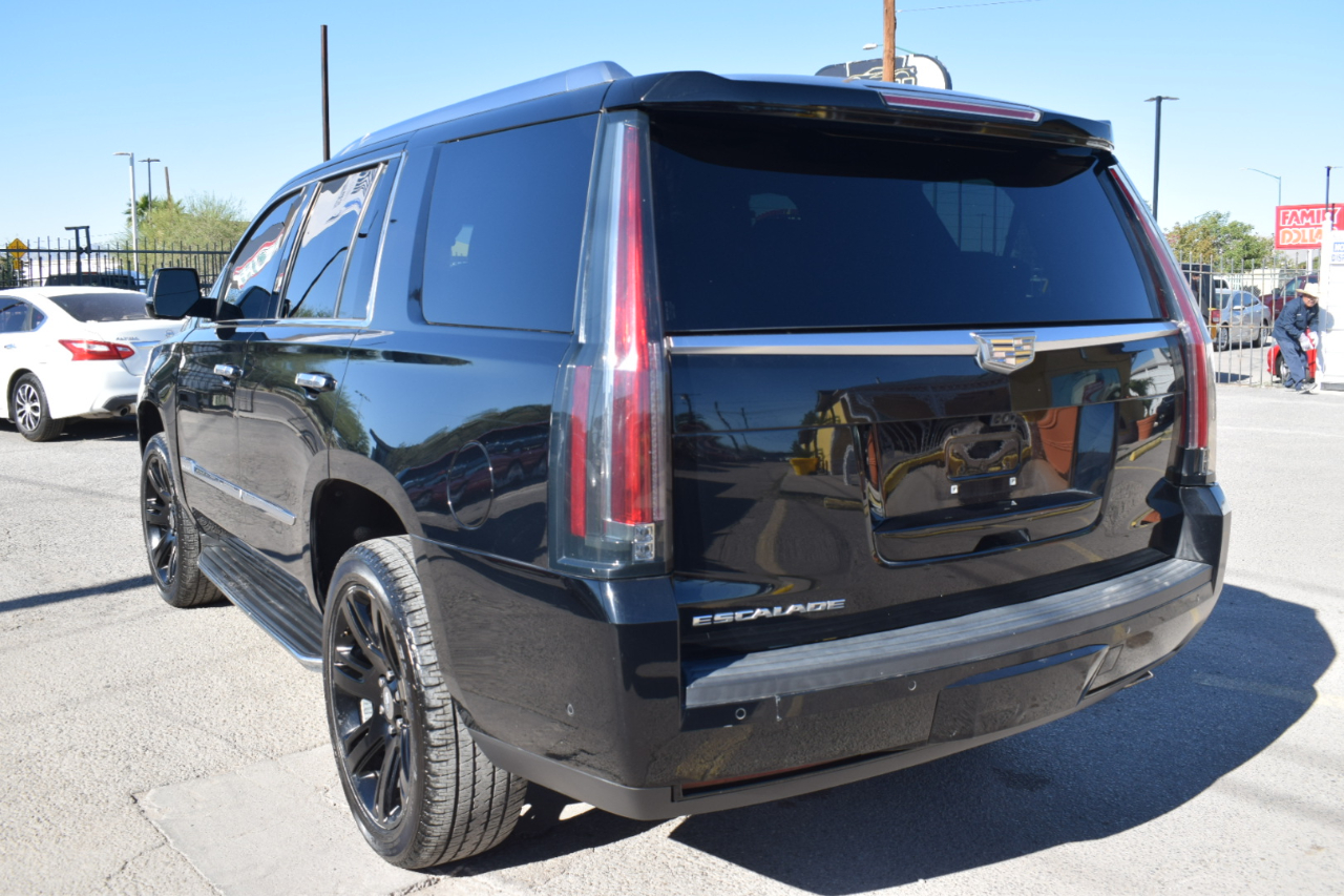 Cadillac Escalade Luxury 2WD 2017 Cadillac Escalade Luxury 2WD 2017