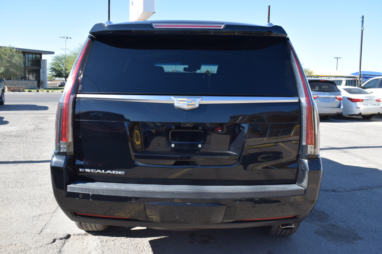 Cadillac Escalade Luxury 2WD 2017 Cadillac Escalade Luxury 2WD 2017