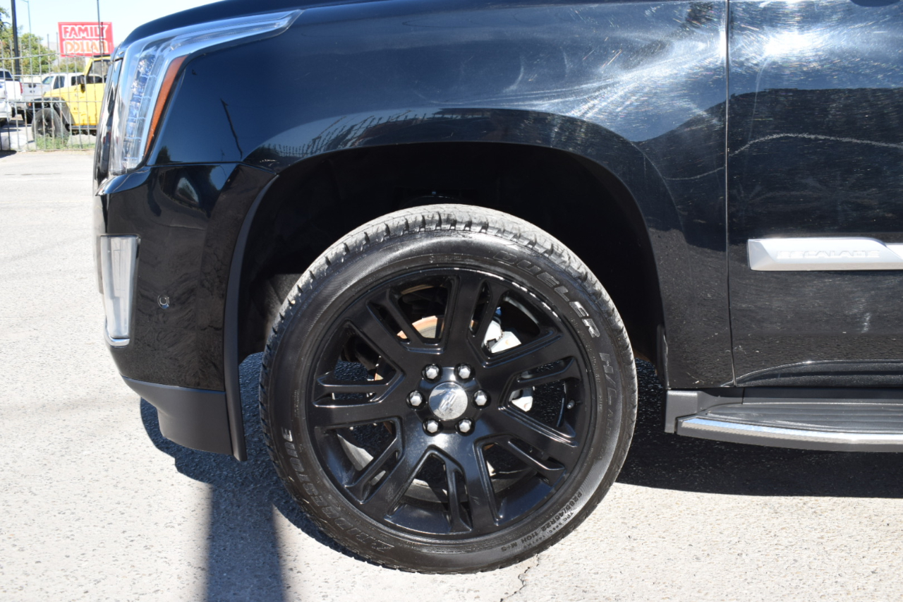 Cadillac Escalade Luxury 2WD 2017 Cadillac Escalade Luxury 2WD 2017