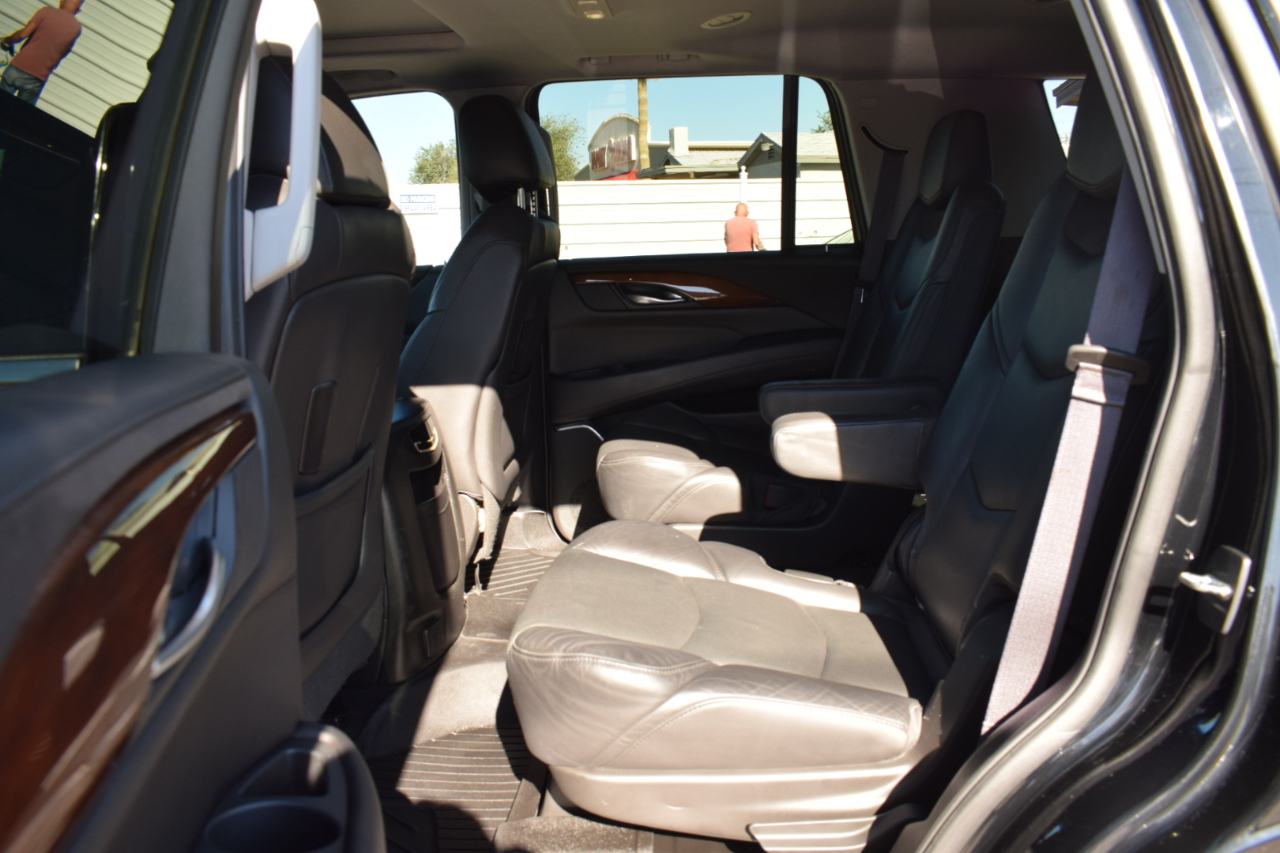 Cadillac Escalade Luxury 2WD 2017 Cadillac Escalade Luxury 2WD 2017