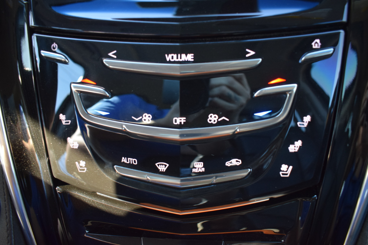 Cadillac Escalade Luxury 2WD 2017 Cadillac Escalade Luxury 2WD 2017