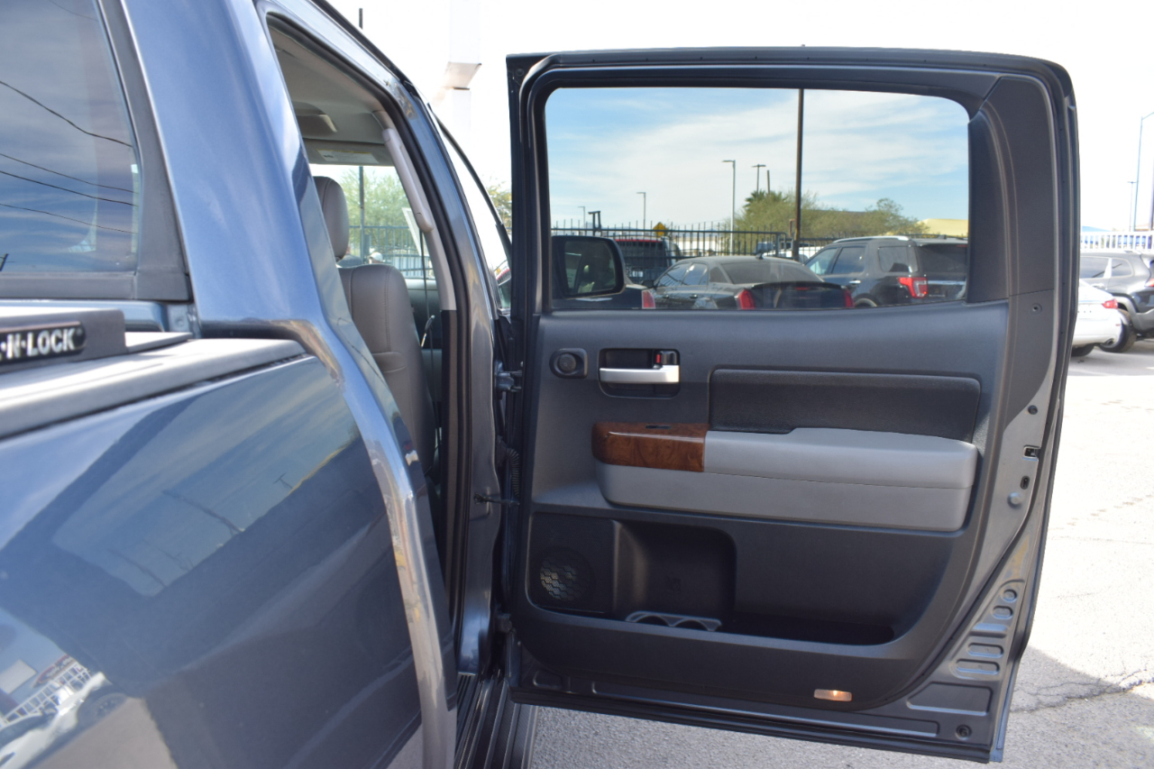 Toyota Tundra Limited 5.7L CrewMax 2WD 2010