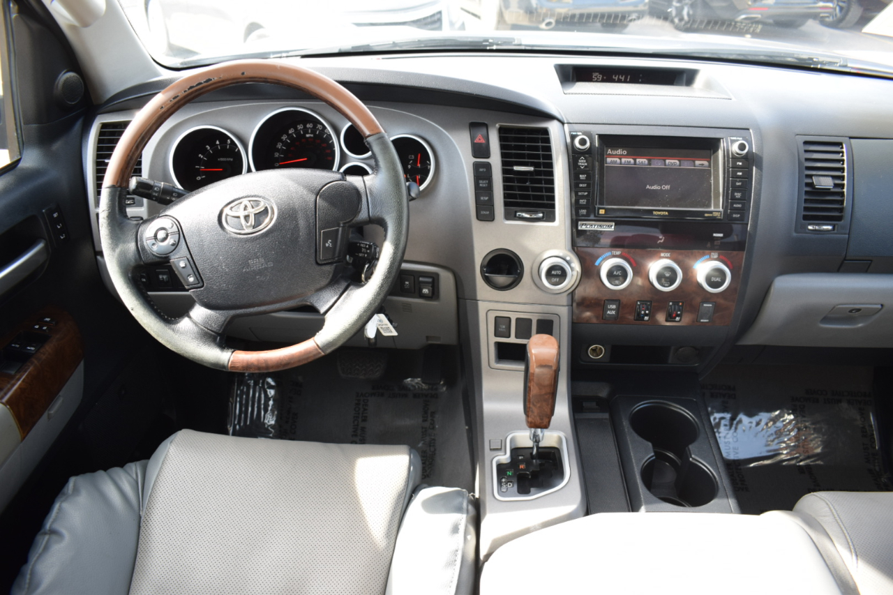 Toyota Tundra Limited 5.7L CrewMax 2WD 2010