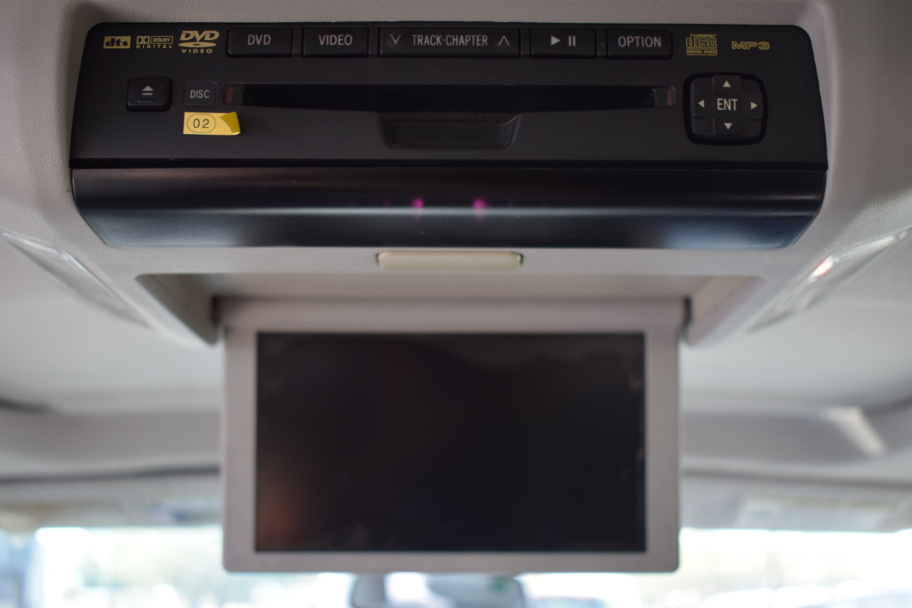 Toyota Tundra Limited 5.7L CrewMax 2WD 2010