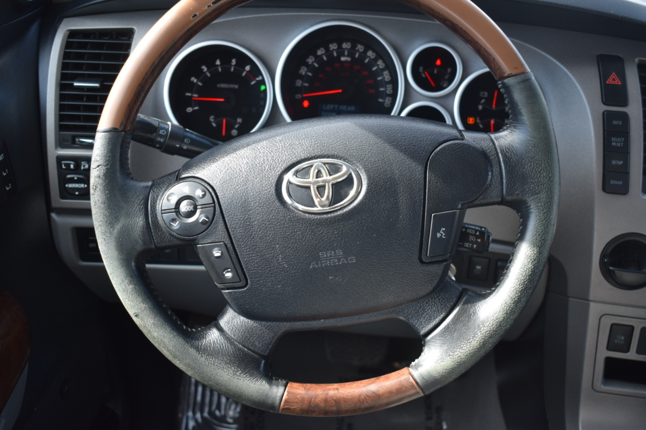 Toyota Tundra Limited 5.7L CrewMax 2WD 2010