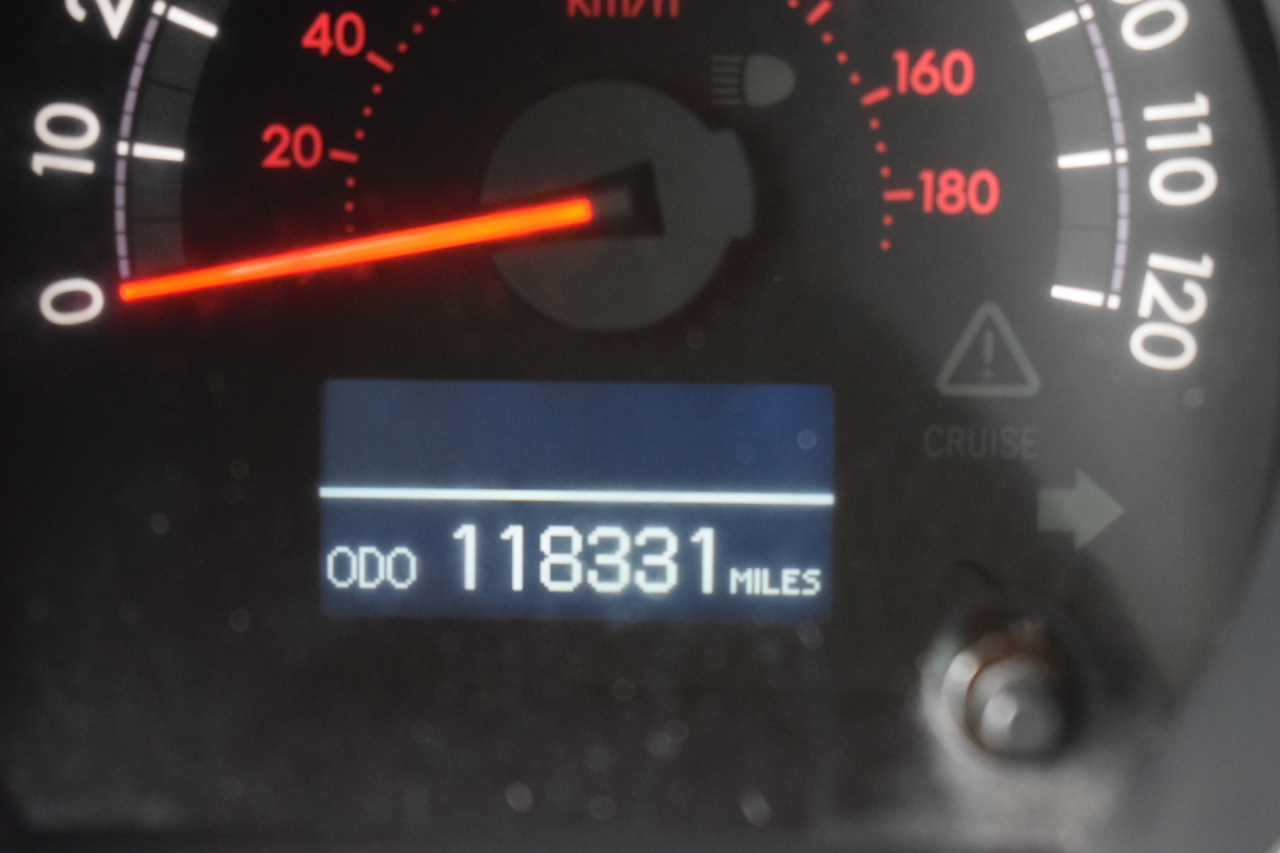 Toyota Tundra Limited 5.7L CrewMax 2WD 2010