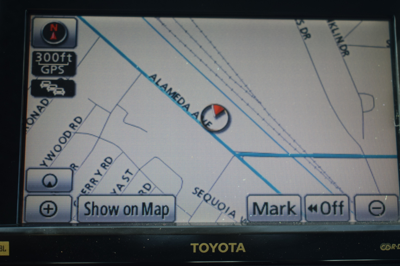 Toyota Tundra Limited 5.7L CrewMax 2WD 2010