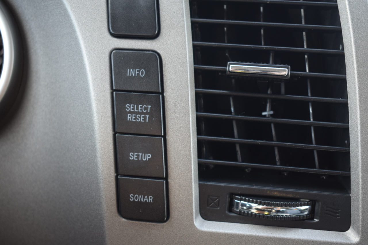 Toyota Tundra Limited 5.7L CrewMax 2WD 2010