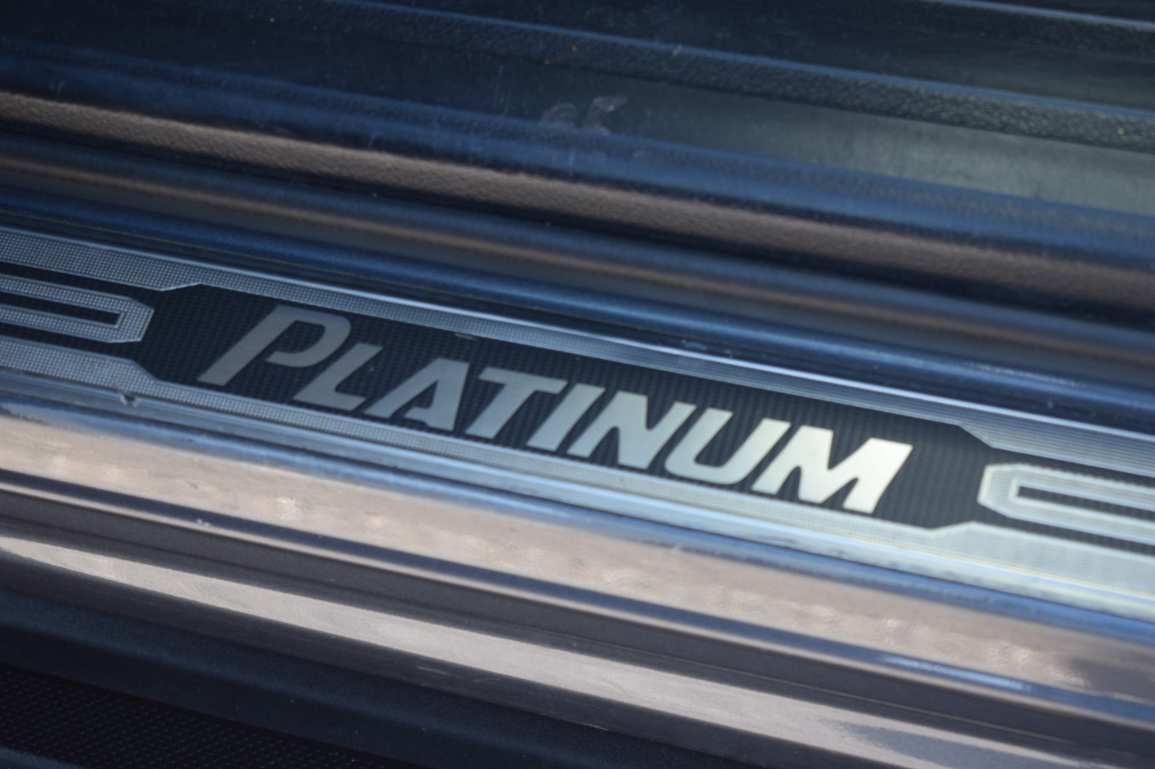 Toyota Tundra Limited 5.7L CrewMax 2WD 2010