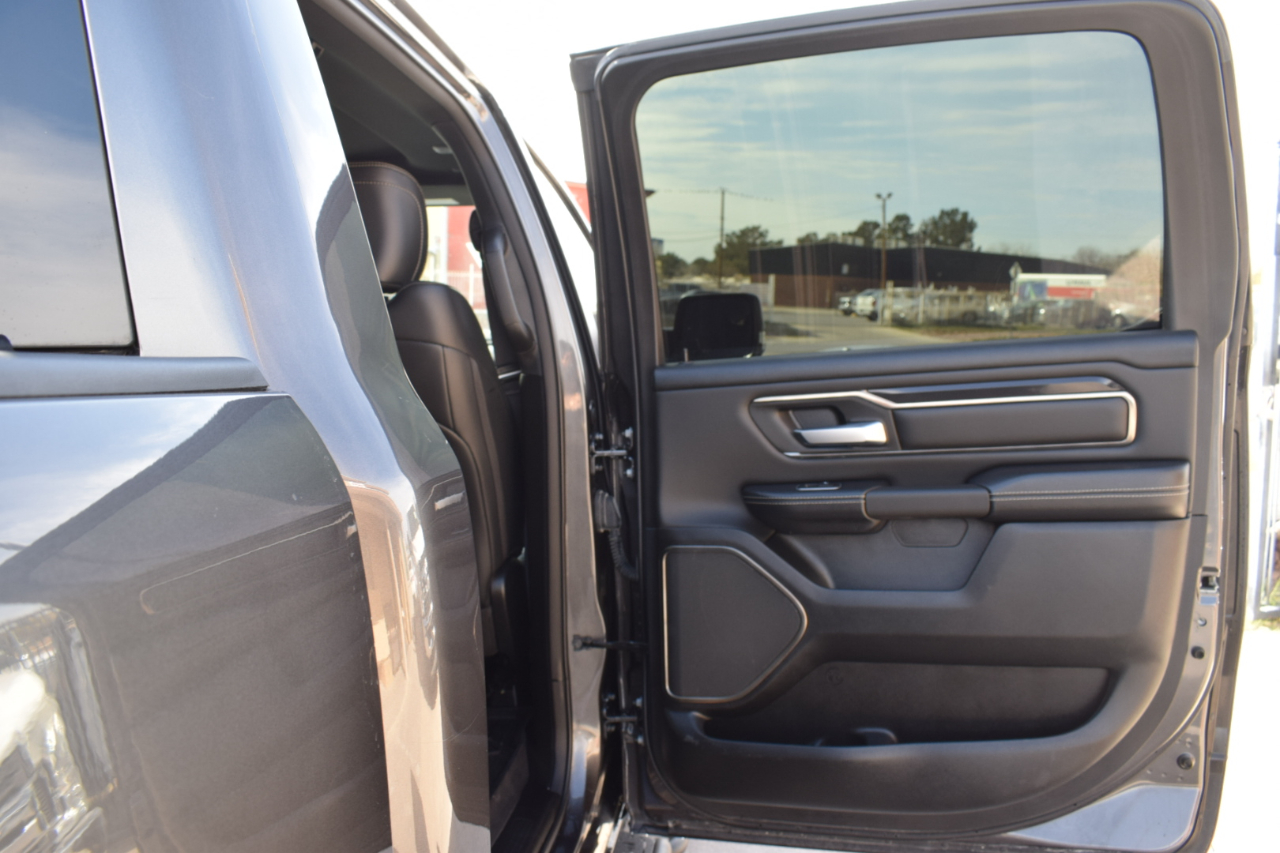 RAM 1500 Rebel Crew Cab SB 4WD 2022