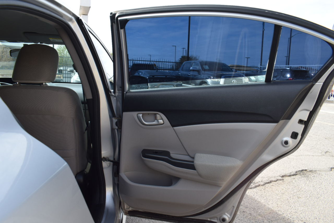 Honda Civic LX Sedan 5-Speed AT 2013