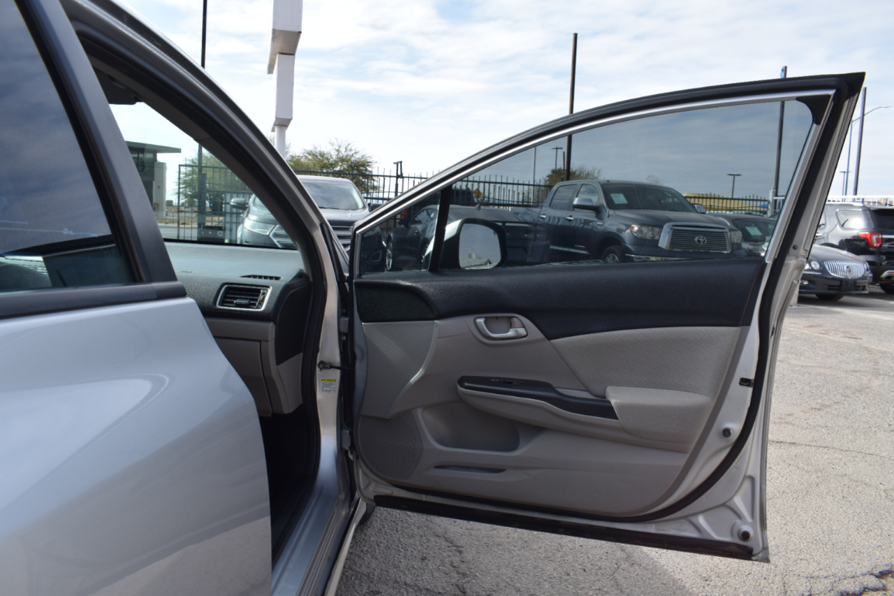 Honda Civic LX Sedan 5-Speed AT 2013