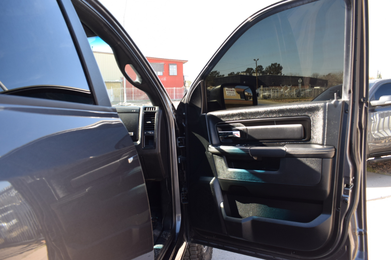 RAM 1500 Rebel Crew Cab SWB 4WD 2017