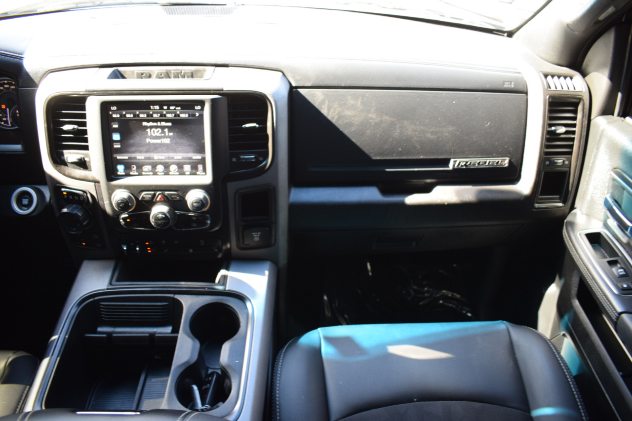 RAM 1500 Rebel Crew Cab SWB 4WD 2017