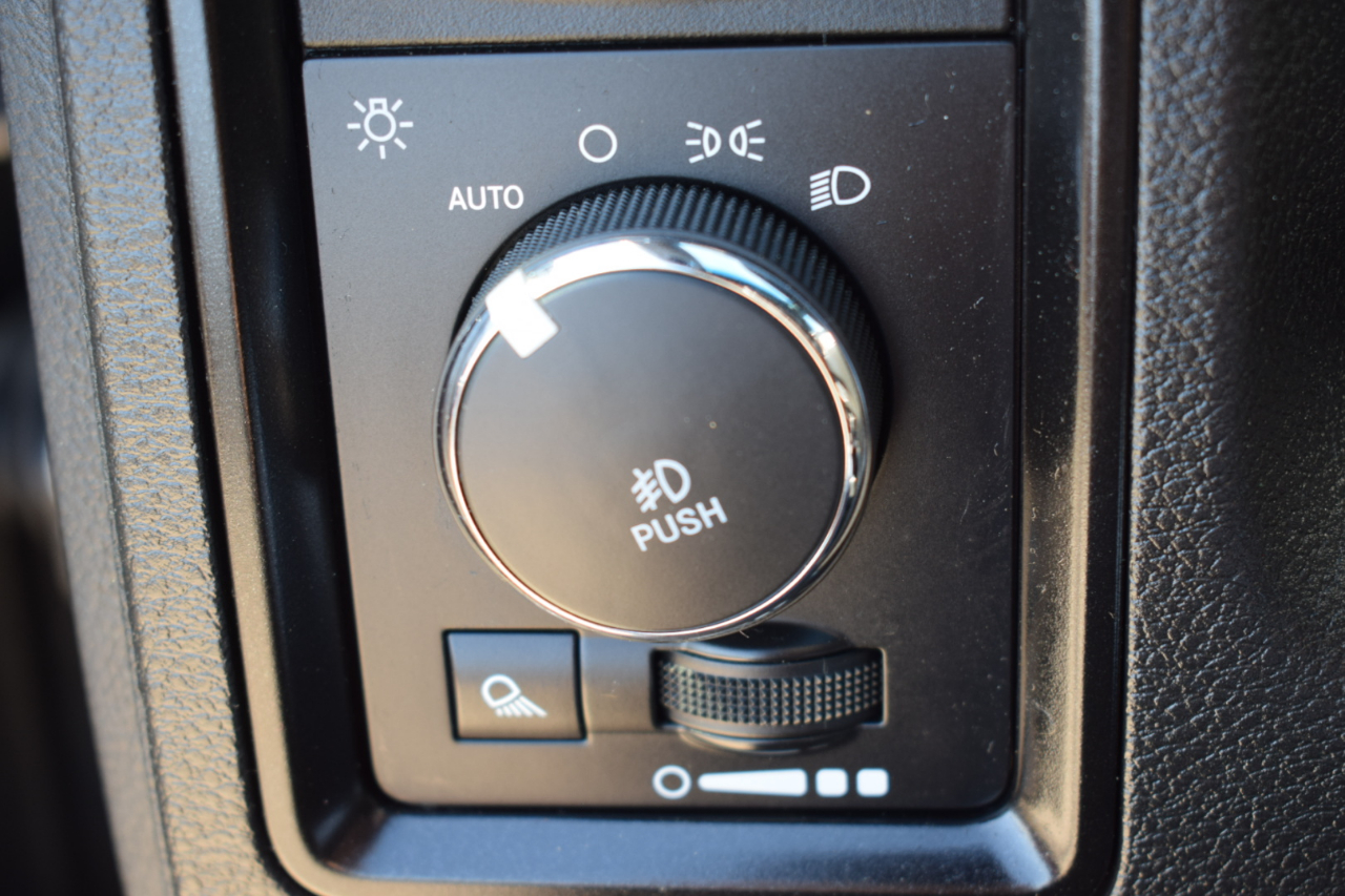 RAM 1500 Rebel Crew Cab SWB 4WD 2017