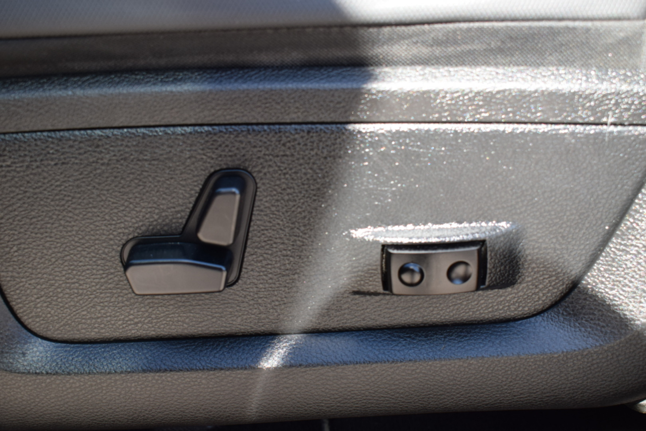 RAM 1500 Rebel Crew Cab SWB 4WD 2017