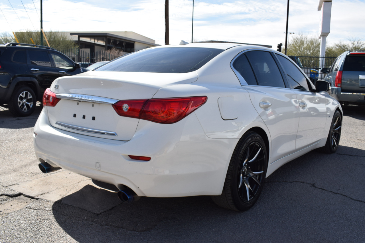 Infiniti Q50 Premium 2015