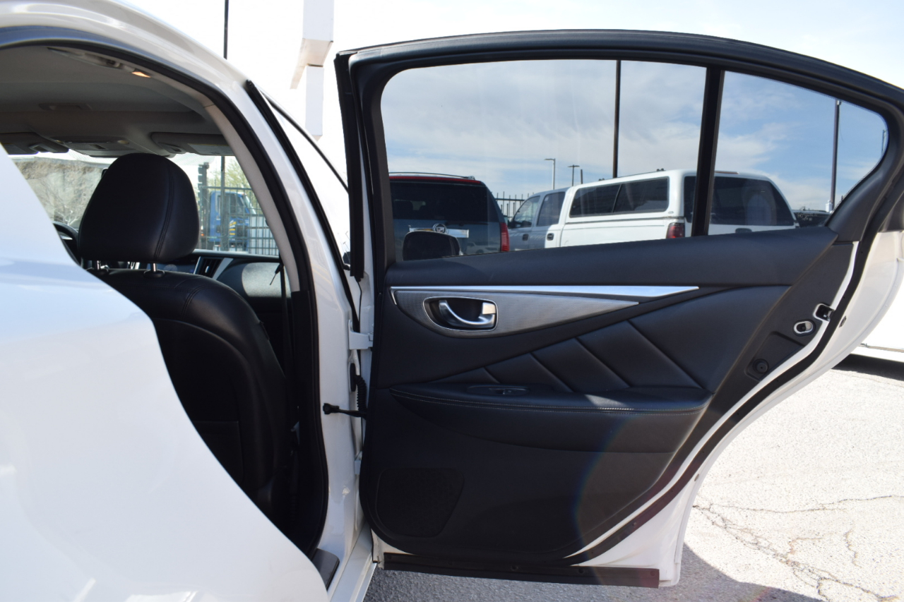 Infiniti Q50 Premium 2015